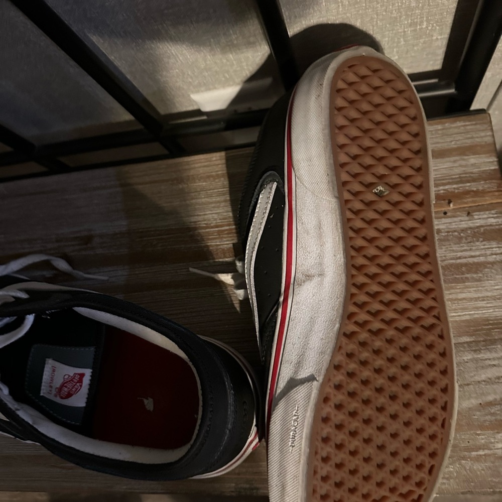 Vans - Picture 4 of 6